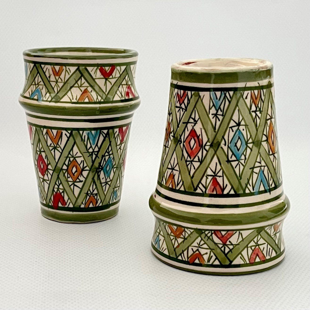 Handbemalter Becher grün BMK3