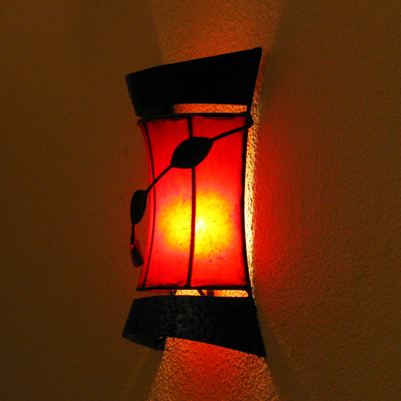 Leder- Wandleuchte "Warda" rot