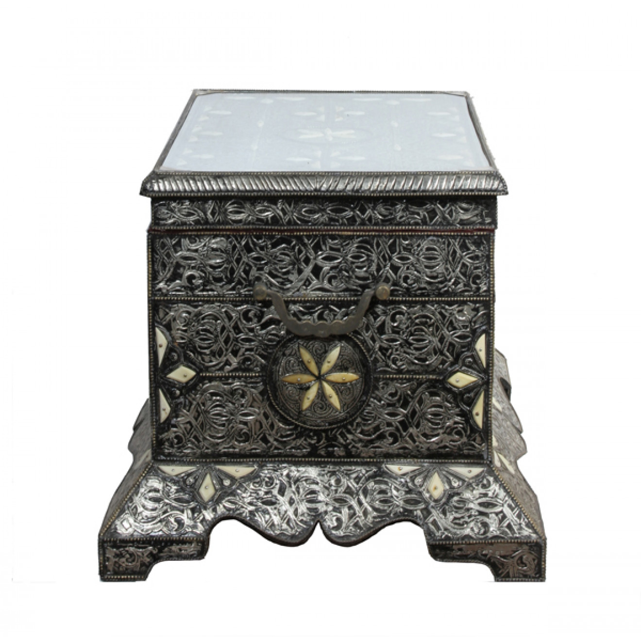 Orientalische Truhe aus Silbermetall mit Knocheneinsätze verziert