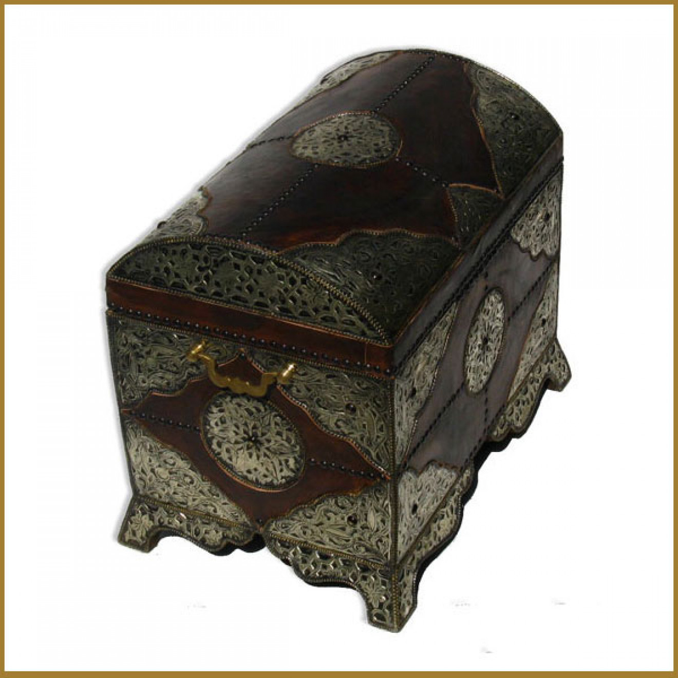 Orientalische Truhe mit Leder und Silber-Metall verkleidet