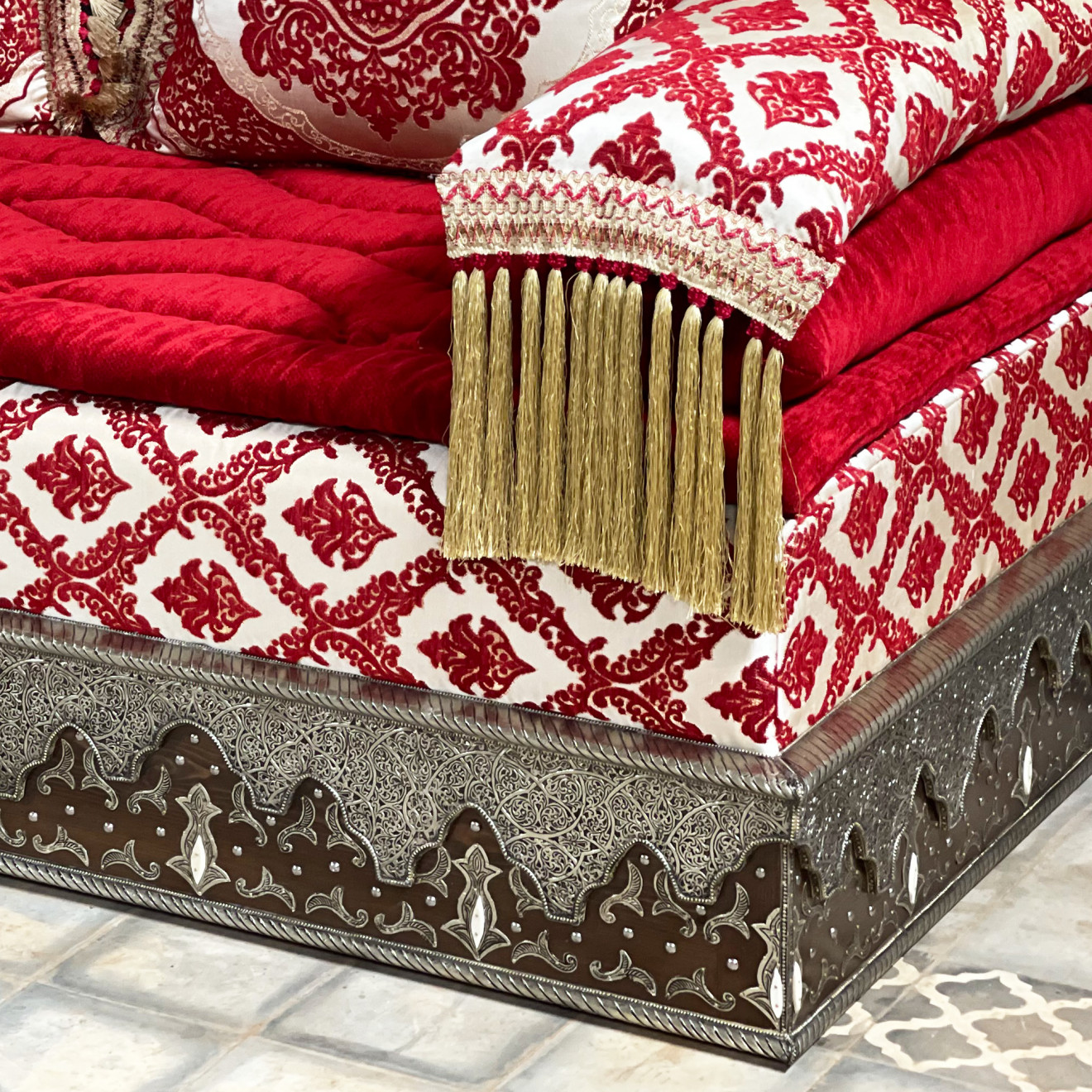 Orientalische Couch MANAL B200xT83cm