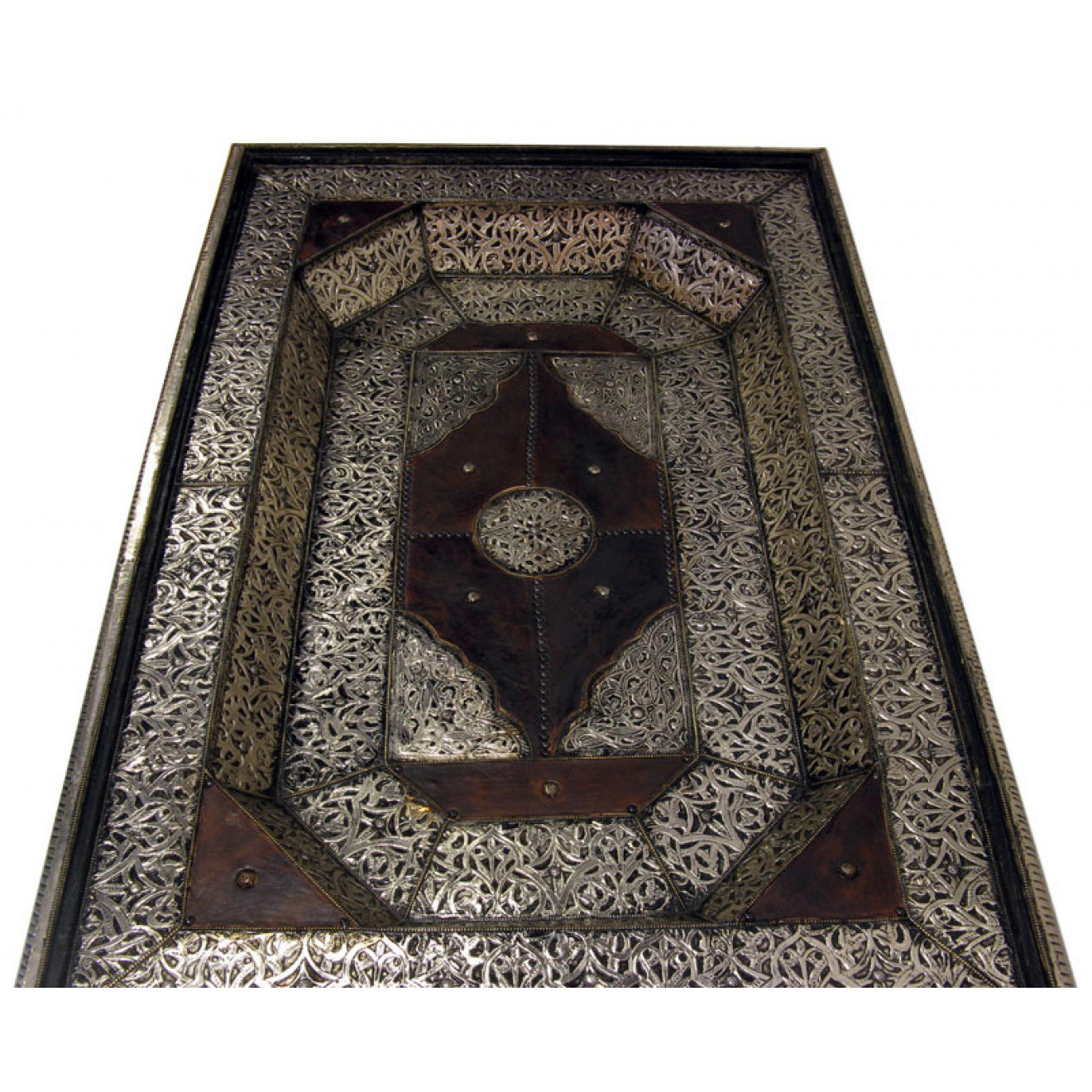 Marokkanischer Tisch "Marrakech" Massivholz, Echtleder, Edelmetall-Verkleidung.