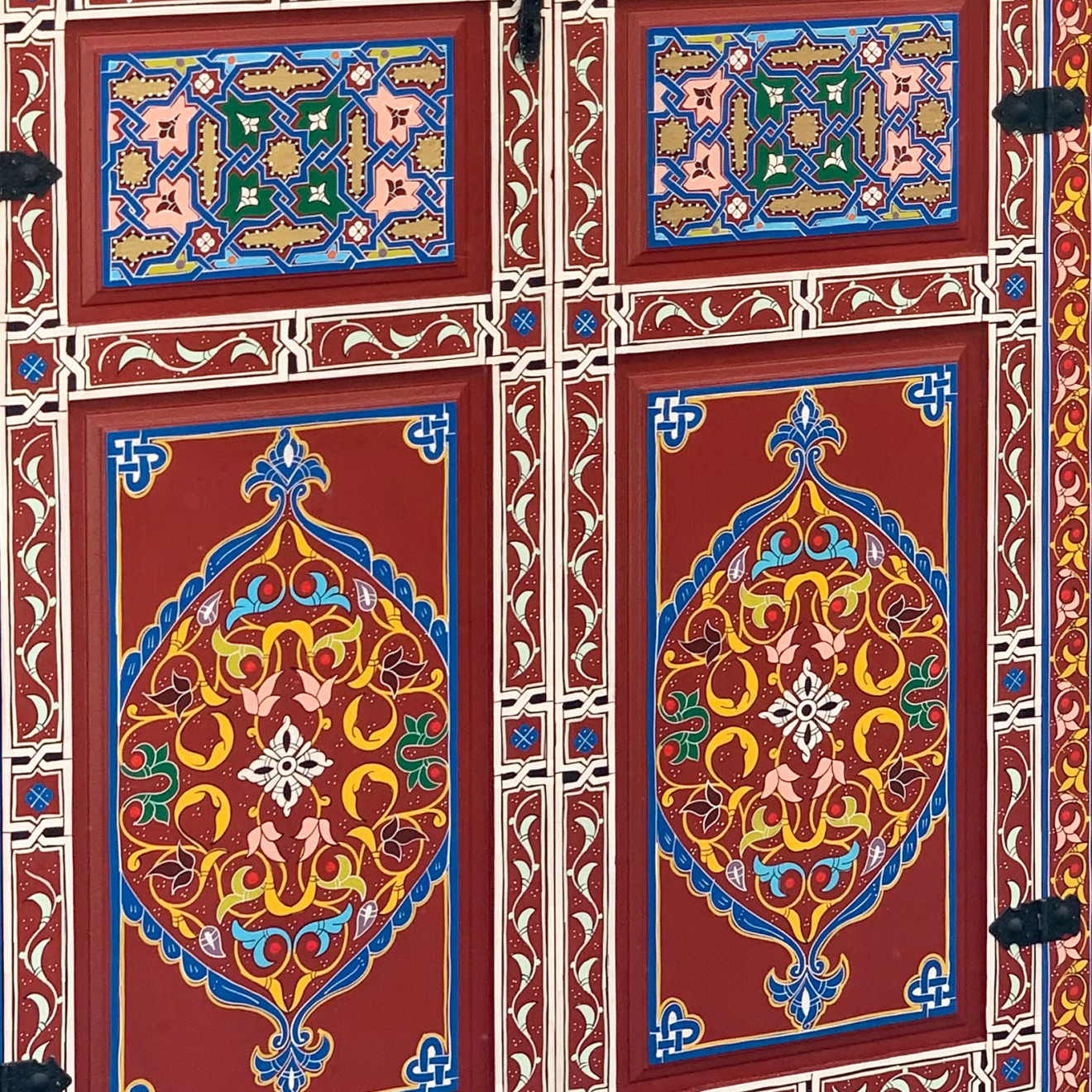 Orientalischer Schrank ALBAHIA Handbemalt