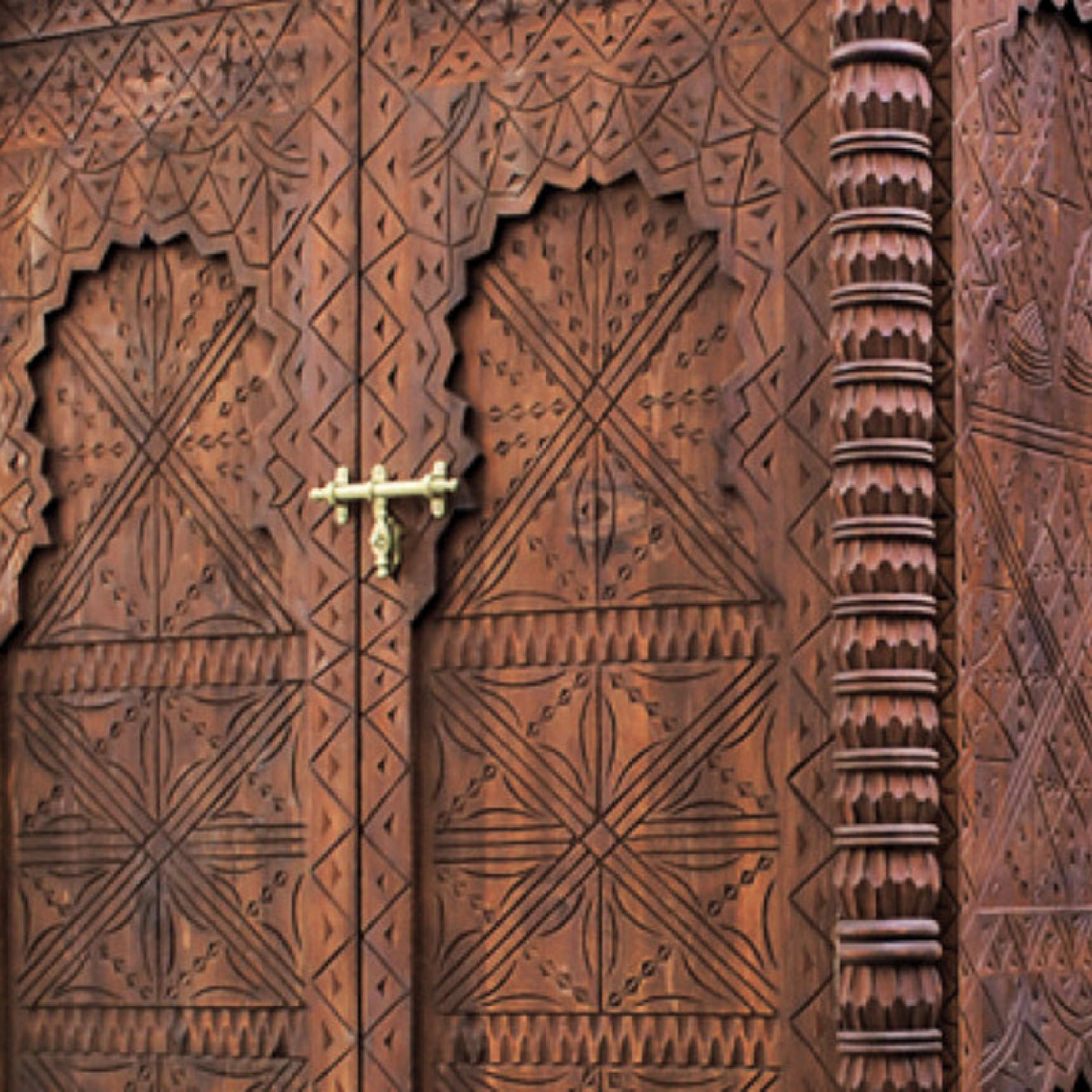 Marokkanischer Schrank Al Bab Cerdernholz Handgeschnitzt