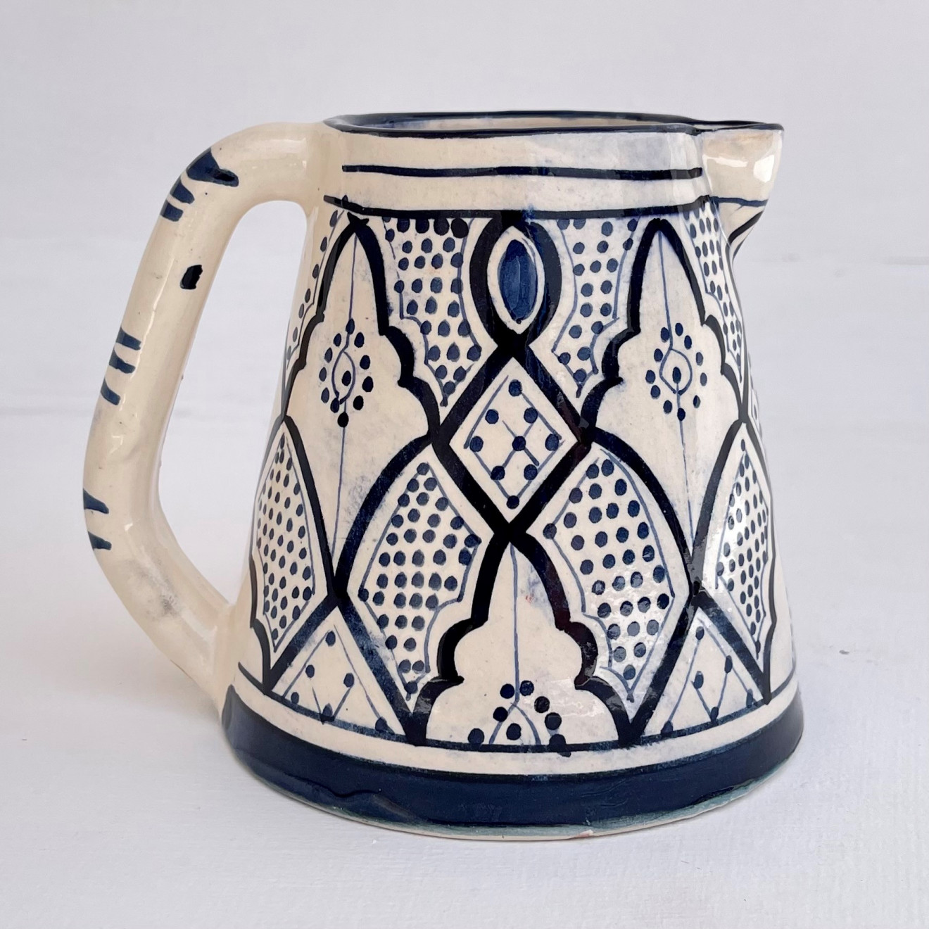 Marokkanische Karaffe aus Keramik Blau-weiss