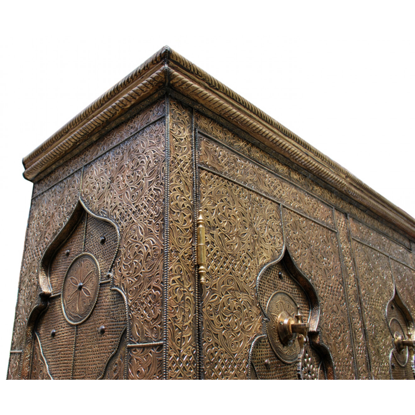 Orientalischer Schrank "Palas" Massiv mit Messing verkleidung.