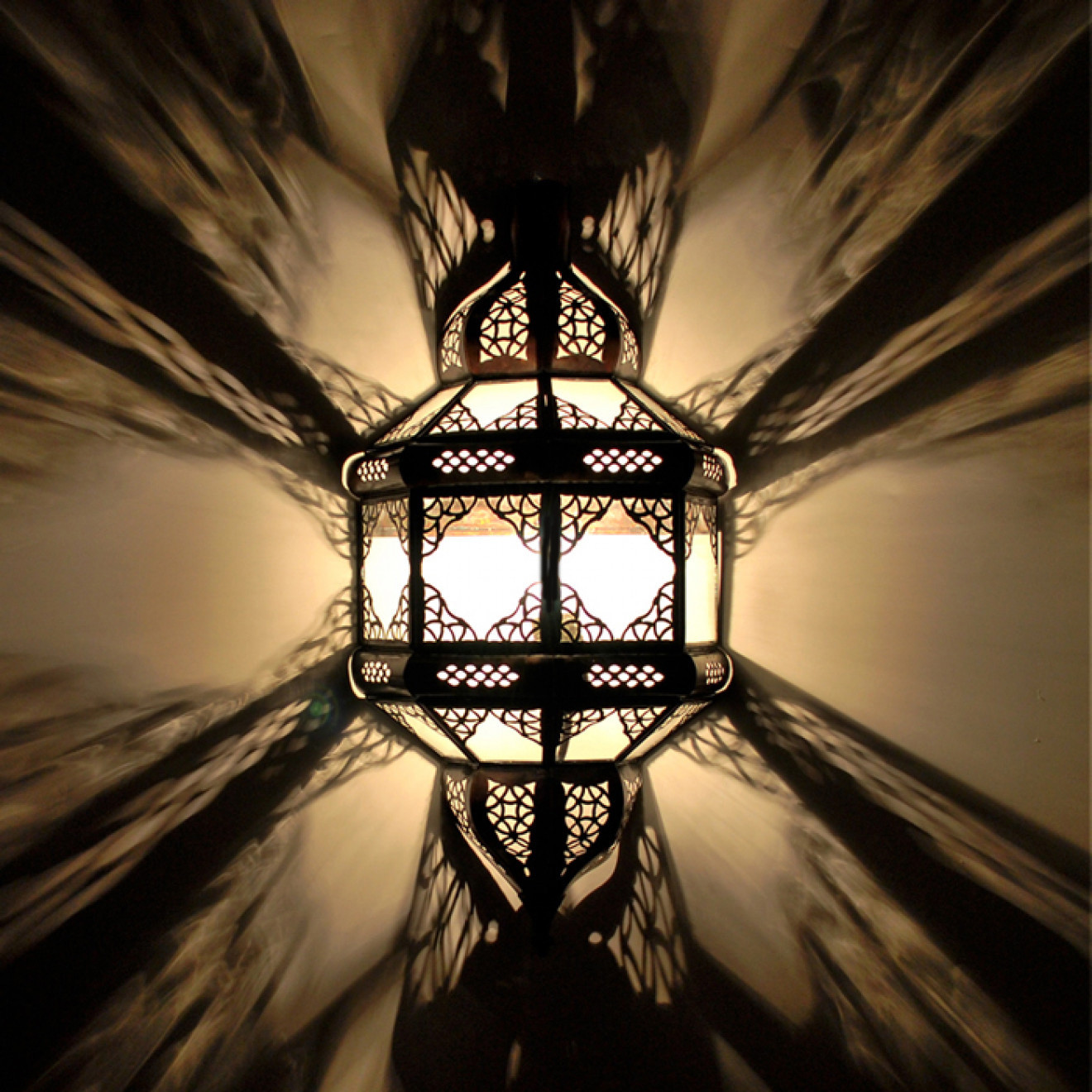 Orientalische Glas-Wandleuchte TITA weiß