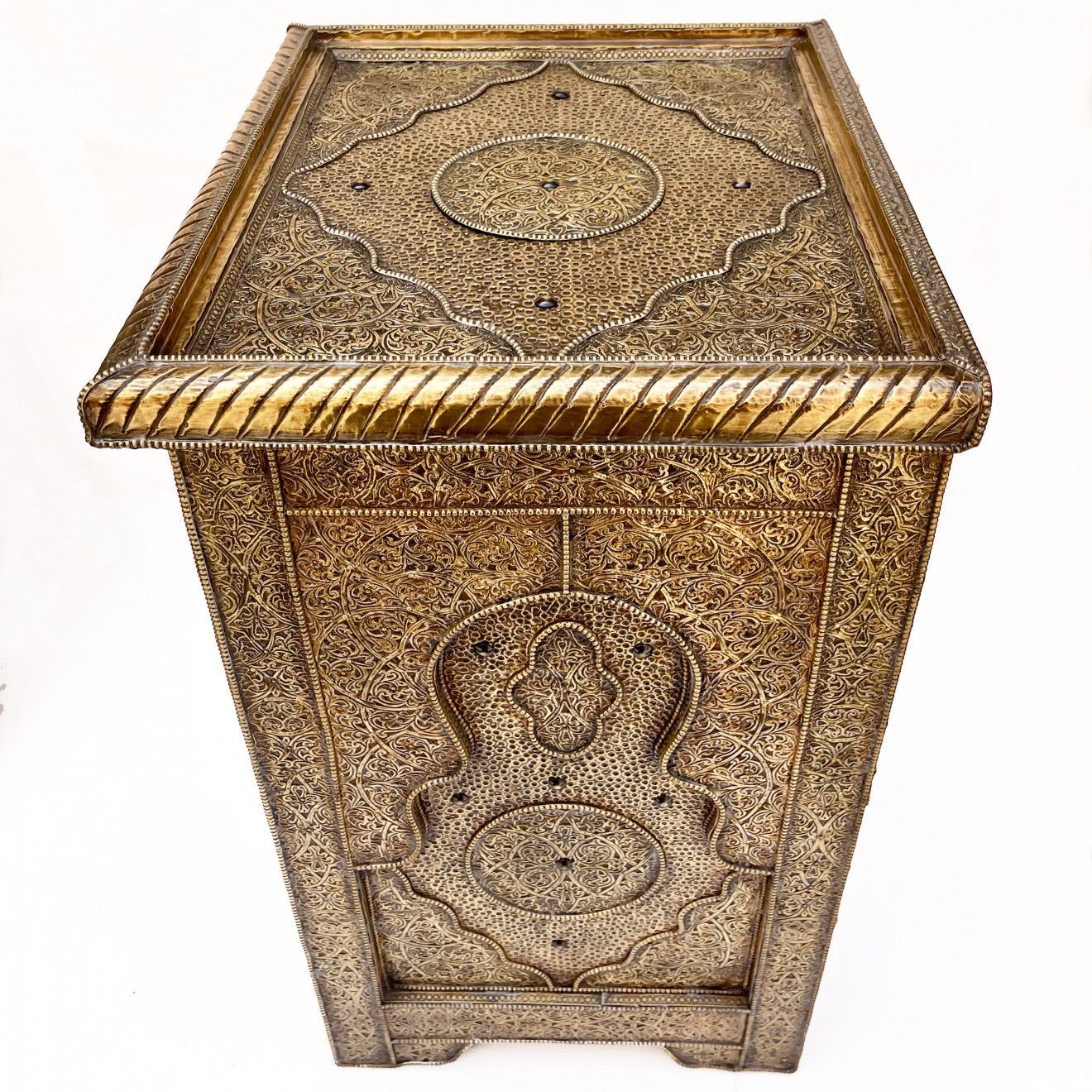 Marokkanische Nachtkommode mit Messingverkleidung SAMIA