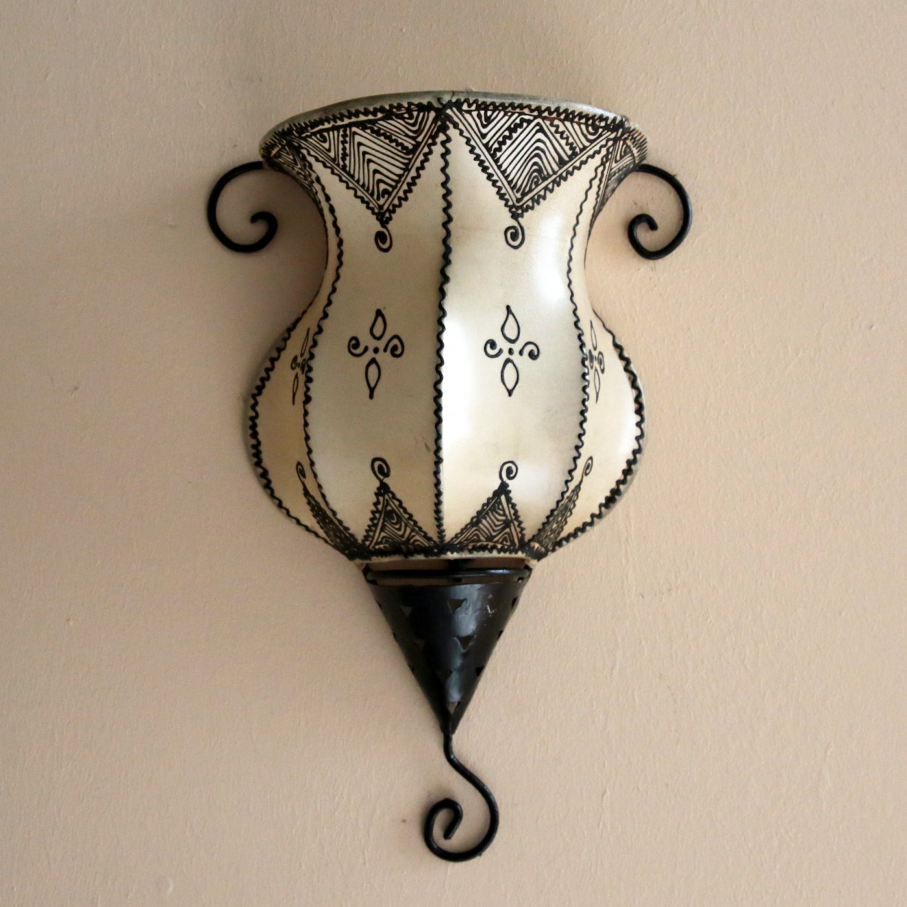 Marokkanische Henna-Wandlampe MALIKA natur