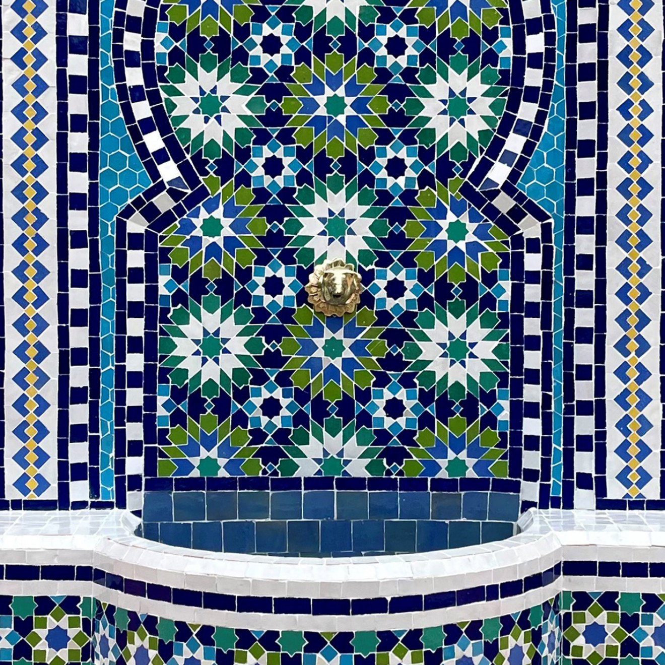 Marokkanischer Brunnen aus Mosaiksteine ANKABUT-3