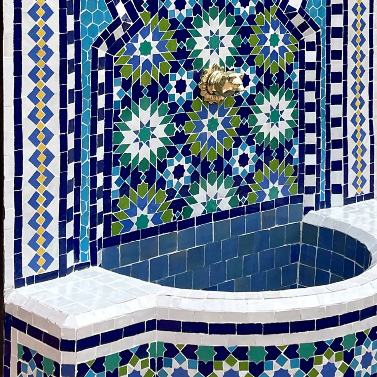 Marokkanischer Brunnen aus Mosaiksteine ANKABUT-3