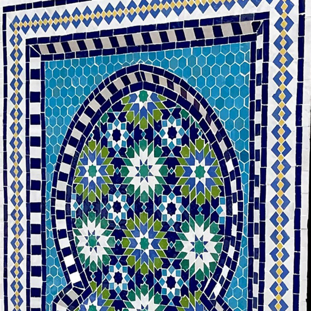 Marokkanischer Brunnen aus Mosaiksteine ANKABUT-3