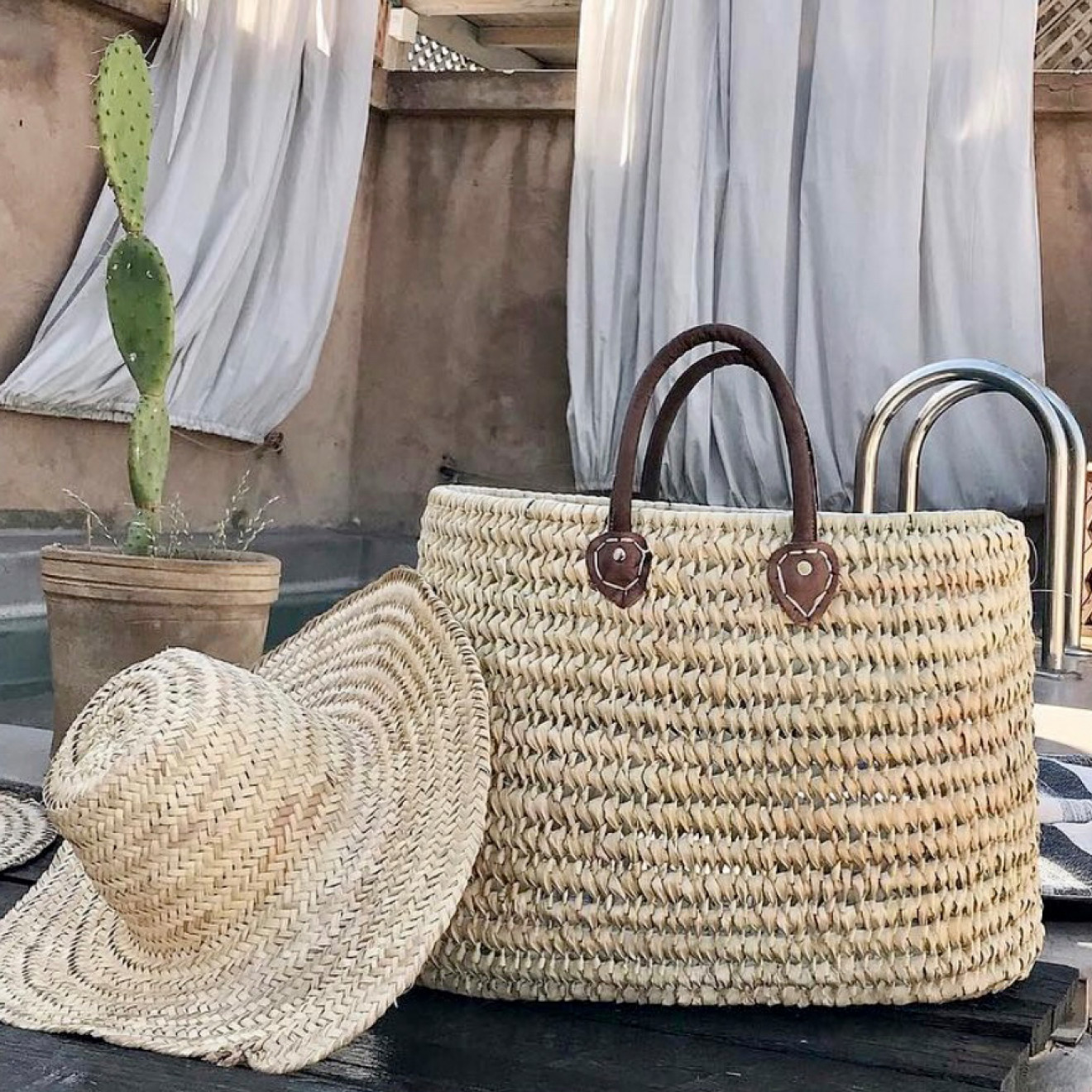 Handtasche aus Palmblatt mit Ledergriff LARA