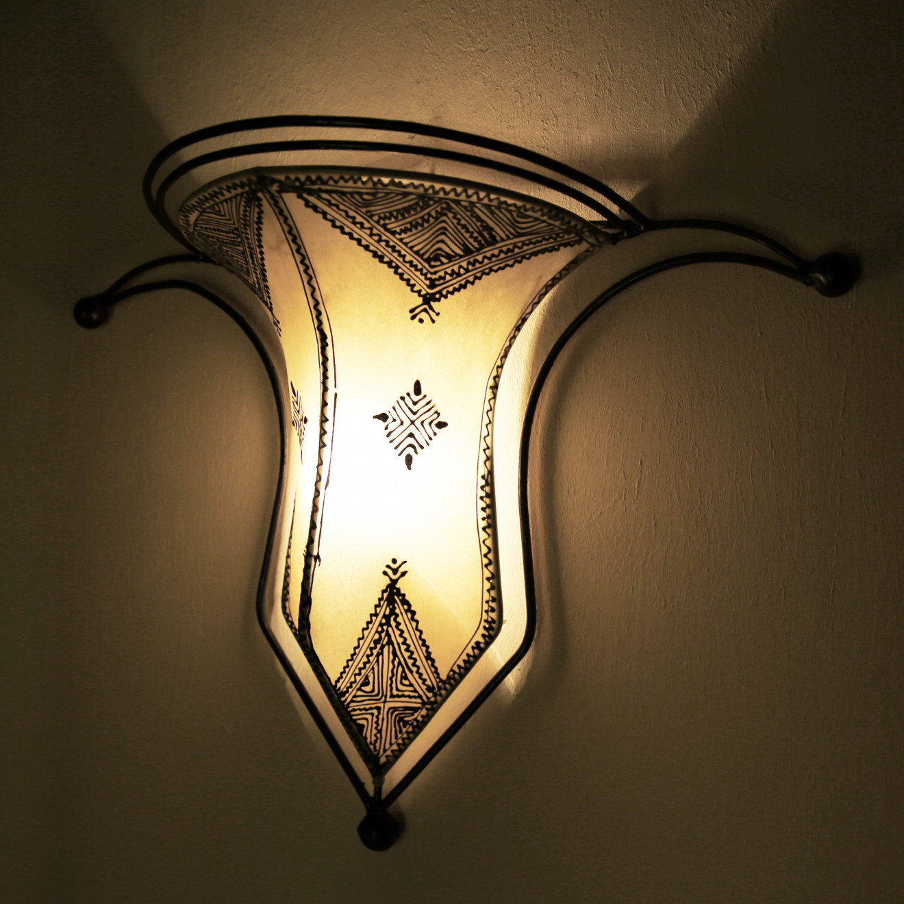 Orientalische Leder- Wandleuchte LIYAH Natur