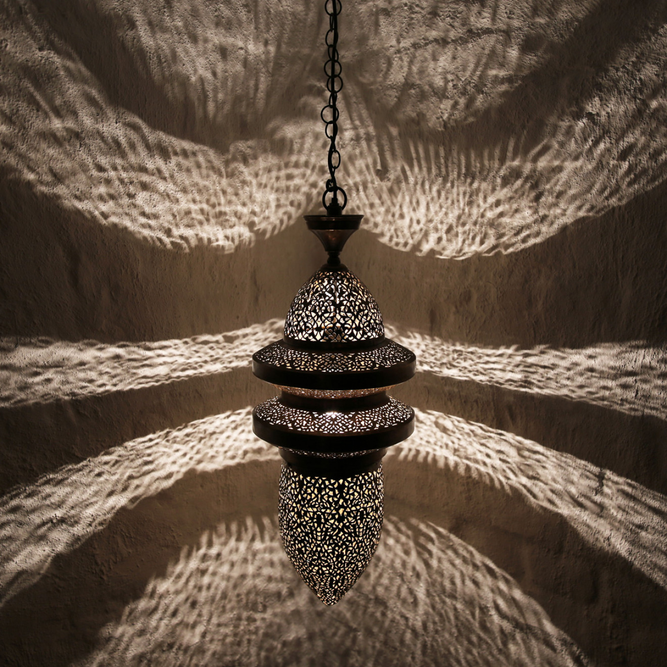 Orientalische Pendelleuchte aus Messing KARTAGA