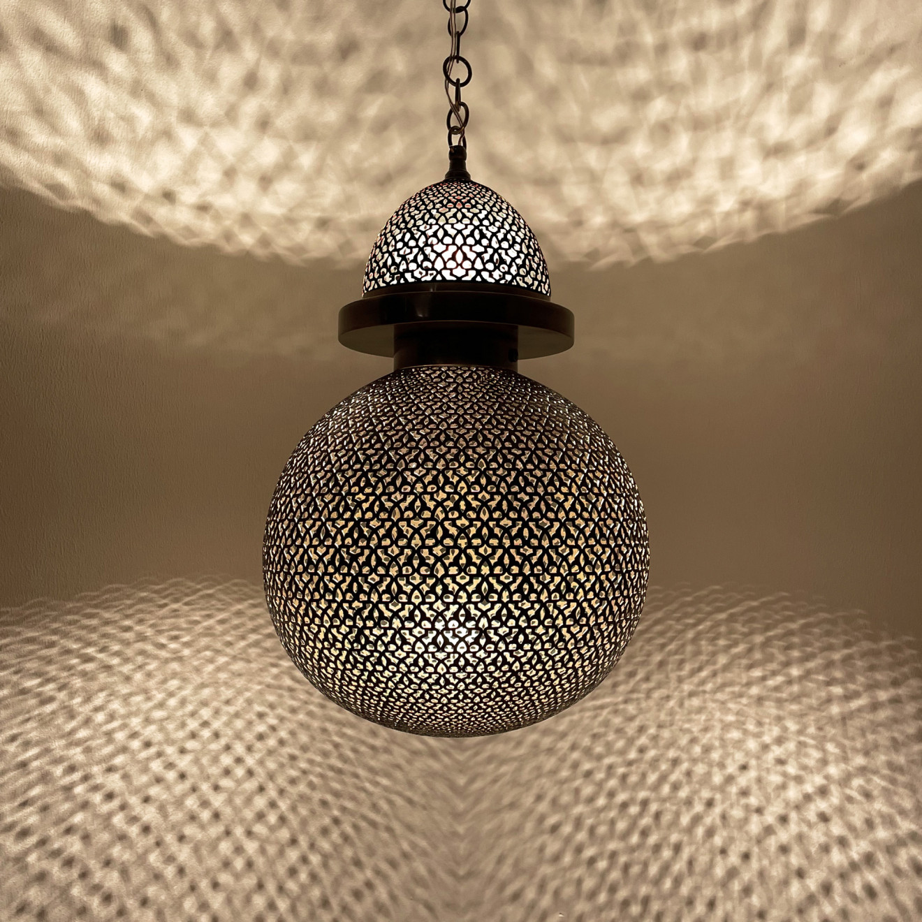 Marokkanische Kugel - Leuchte NURIA aus Messing