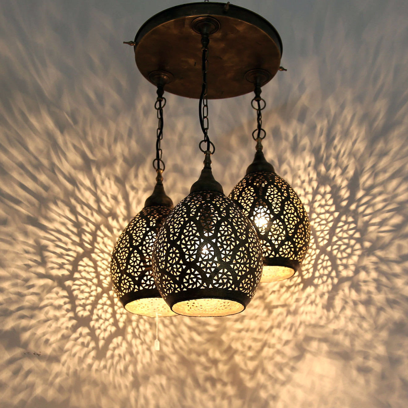 Marokkanische Hängeleuchte SCHADIA aus Messing