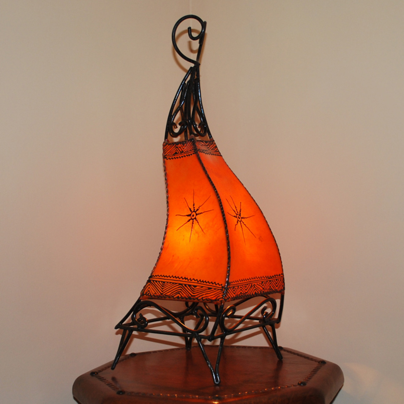 Henna-Stehlampe CANAR H60cm orange