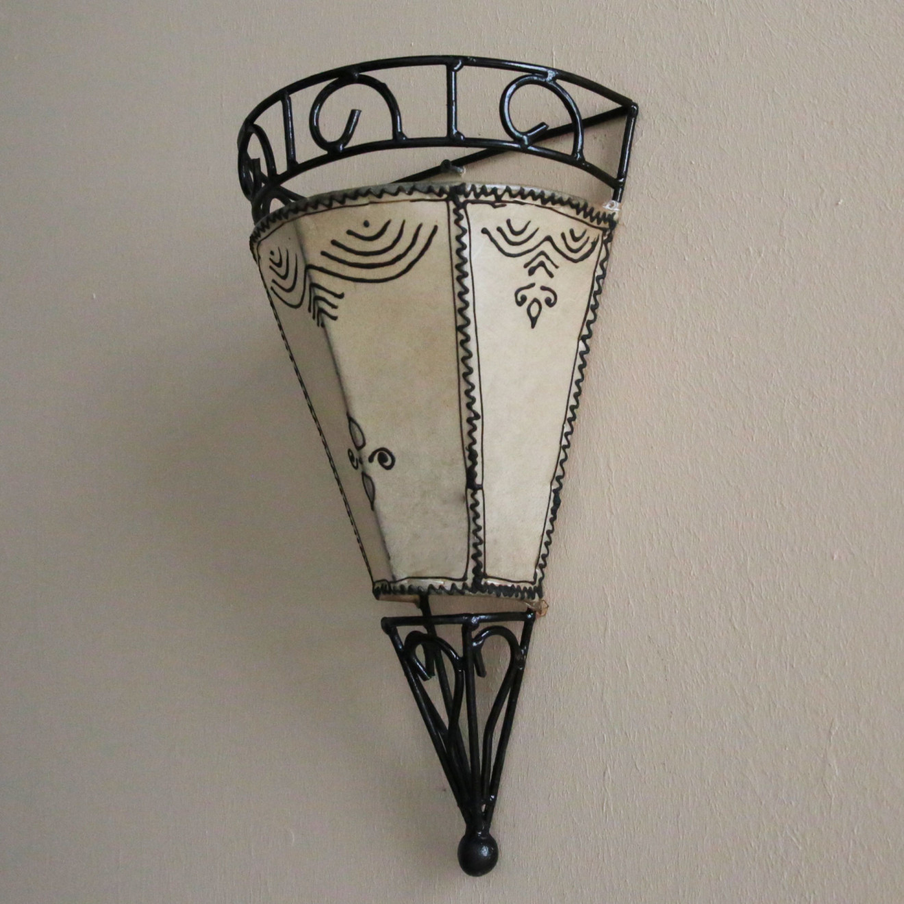 Marokkanische Leder-Wandlampe KATALONA