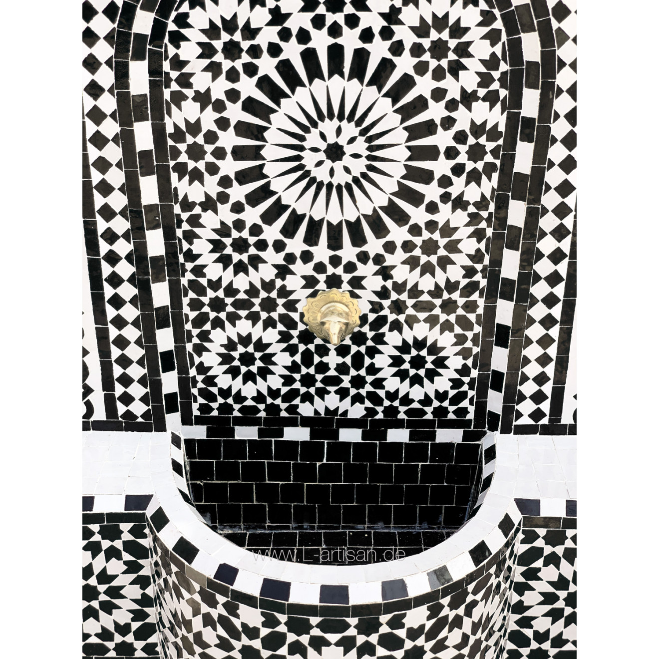 Marokkanischer Brunnen aus Mosaik LANOIRE 130X70cm