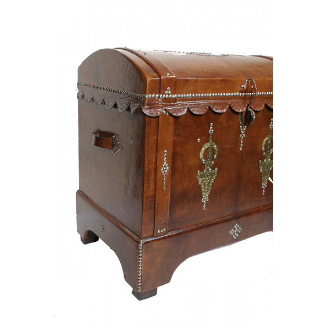 Orient Truhe mit Lederüberzug