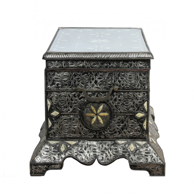 Orientalische Truhe aus Silbermetall mit Knocheneinsätze verziert