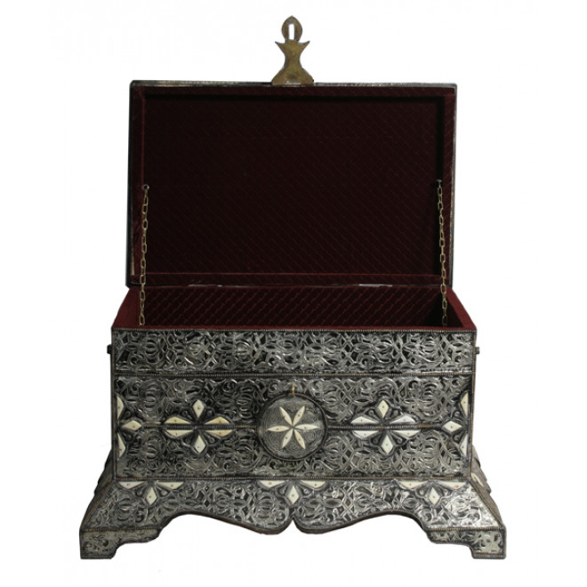 Orientalische Truhe aus Silbermetall mit Knocheneinsätze verziert