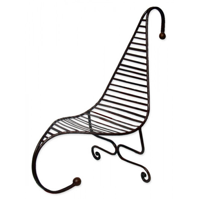 Liegestuhl "Palas" aus reiner Handarbeit