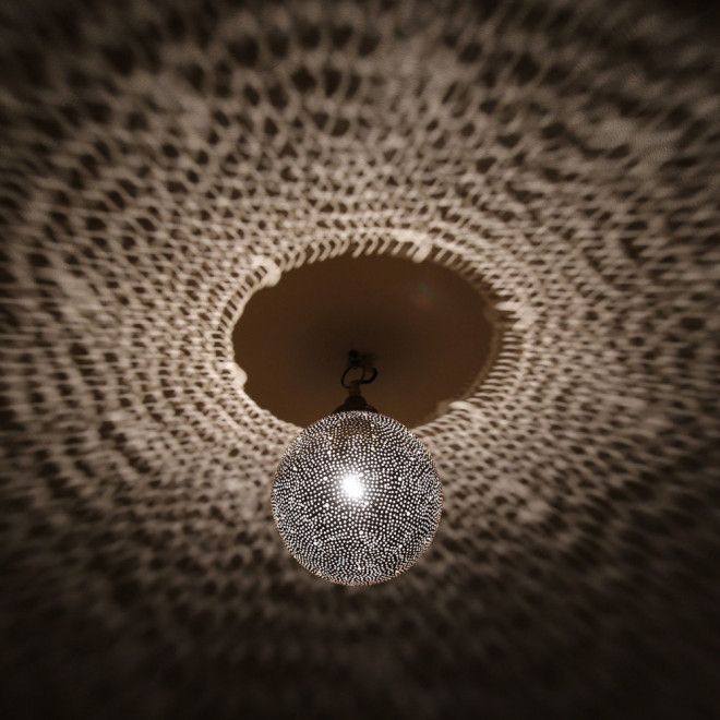 Kugel Pendelleuchte NIKAT aus Messing