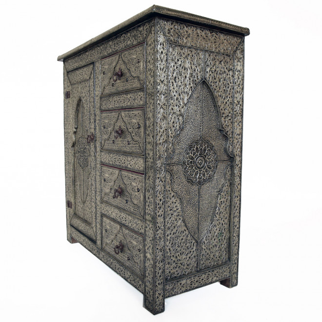 Arabische Kommode ORIGA mit Silber Verkleidung.