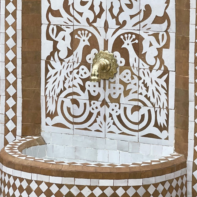 Marokkanischer Wasserbrunnen aus Mosaik TAOUS Weiß H120cm