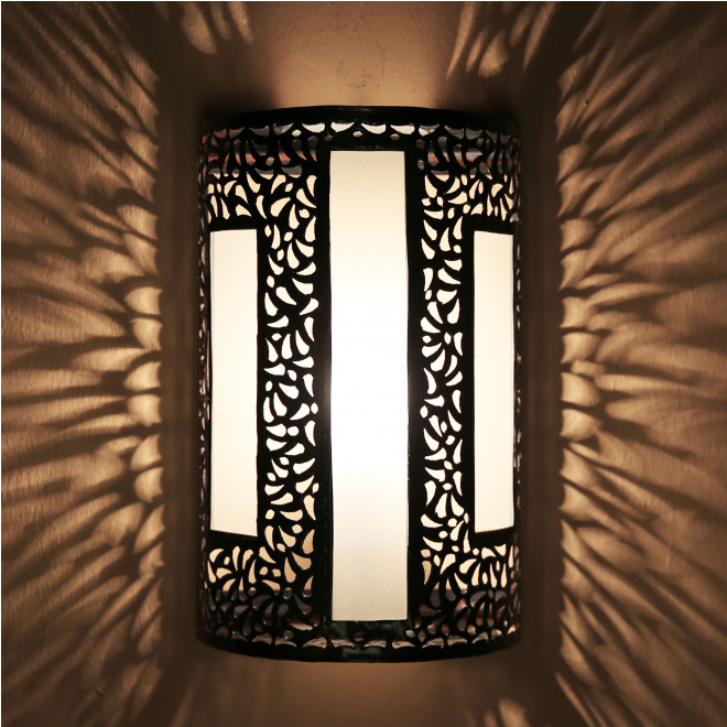 Mediterranische Wandlampe aus Milchglas Karima