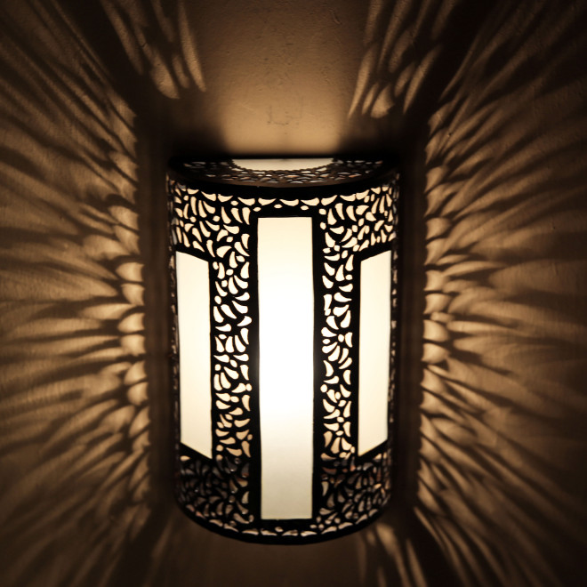 Mediterranische Wandlampe aus Milchglas Karima