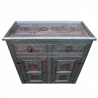Orientalische Kommode "Yassar" mit Metall verkleidung.