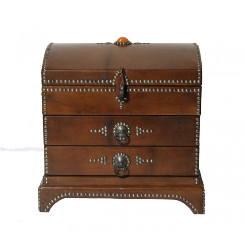 Truhe mit Lederüberzug