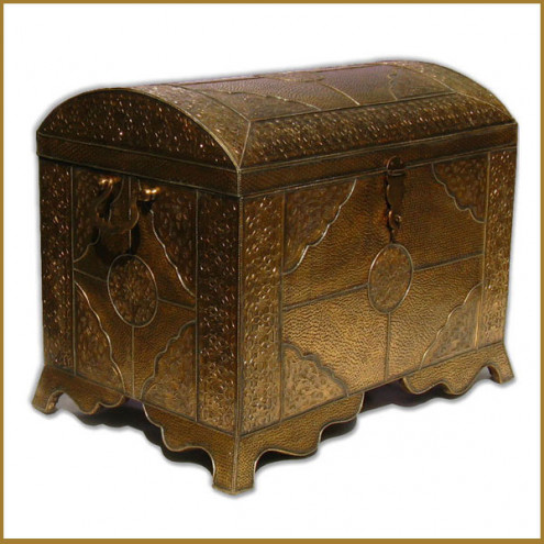 Truhe aus holz mit Messing- Verkleidung