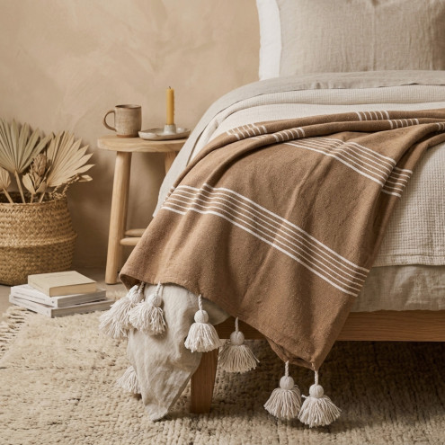 Marokkanische Pompon Decke Hellbraun mit weißen Streifen 275 × 190 cm