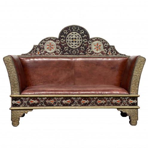 Orientalische Leder-Couch SULAYMAN mit Messingverkleidung – Handgefertigtes Unikat