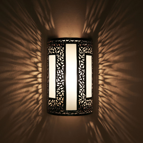 Mediterranische Wandlampe aus Milchglas Karima