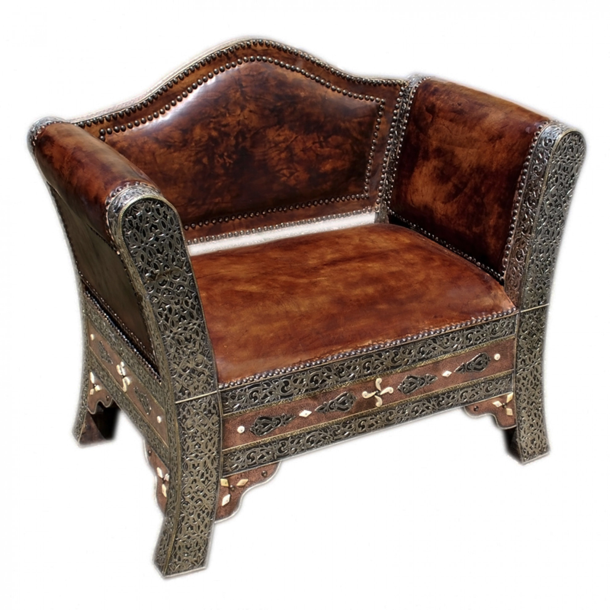 Orientalischer Sessel &ldquo;Sultana&rdquo; Versilbertes Messing und Echtleder.