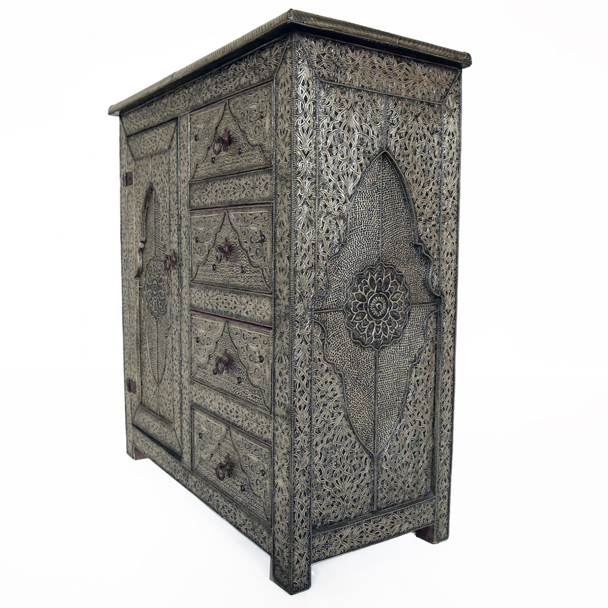 Marokkanischer Schrank "Origa" mit Maychort-Verkleidung. Marokkanischer Schrank "Origa" mit Maychort-Verkleidung.